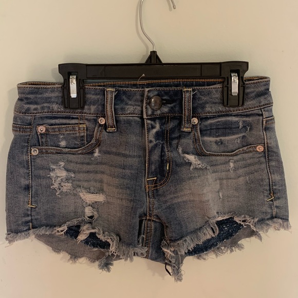 american eagle blue low waisted jean shorts - Picture 1 of 2